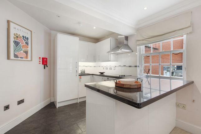 12 Hertford Street, London photo 3