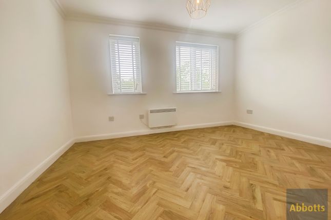 110, Basildon photo 3