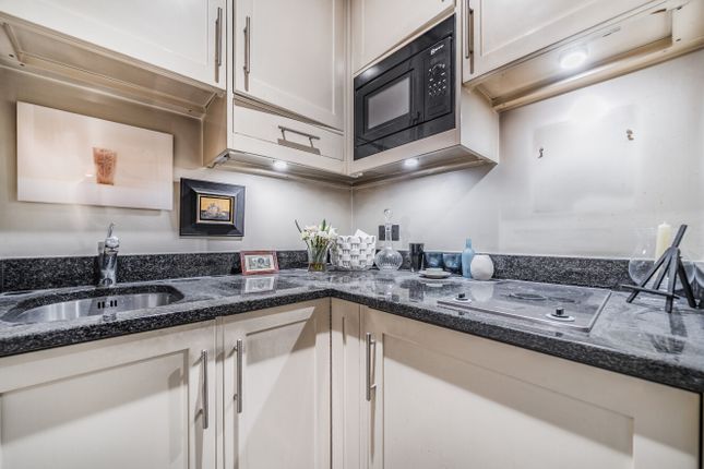 Flat 3, Dalmeny Court, 8, Duke Street, London photo 4