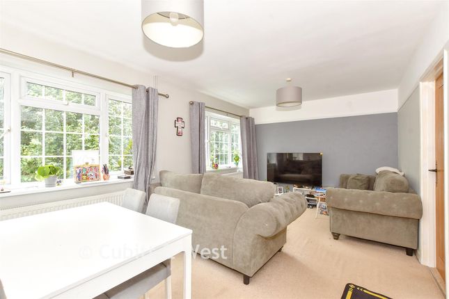 24, White Ladies Close, Havant photo 3