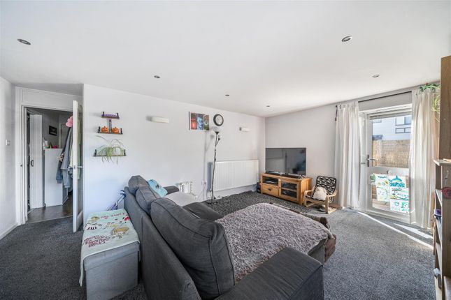 31, Field View, Reading photo 4
