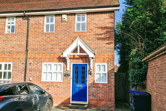 Thumbnail Semi-detached house to rent in Wycombe End, Beaconsfield