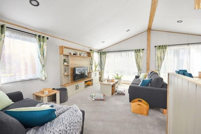 Mobile/park home for sale in Newperran Holiday Resort, Hendra Croft, Newquay