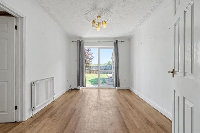 2 Maple Row, Jarvis Way, Stalbridge photo 3