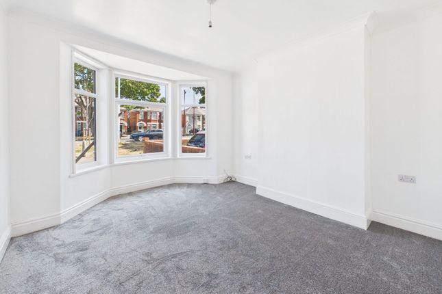 149 Hall Road, Hull photo 3