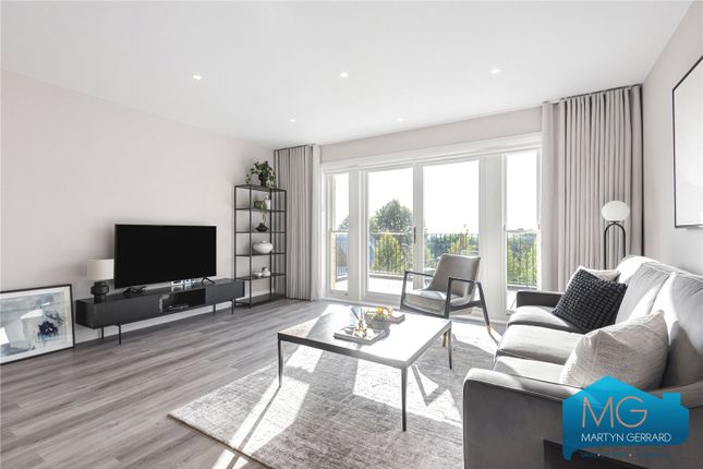 Flat for sale in Camlet Way, Barnet