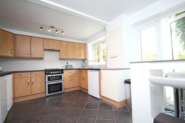 Room 1, 17, Regency Close, Chigwell photo 4