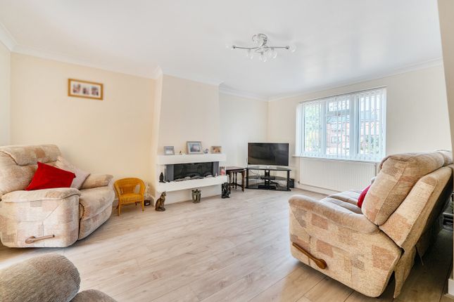 36, Skelmerdale Way, Reading photo 4