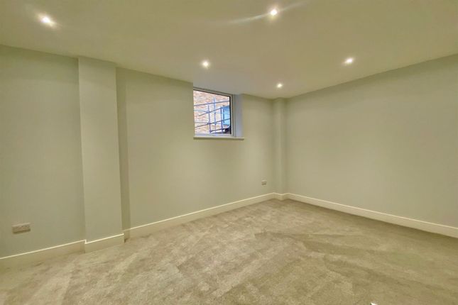 Flat 3, Thomas House 28-30 Bernard Street, Southampton photo 5
