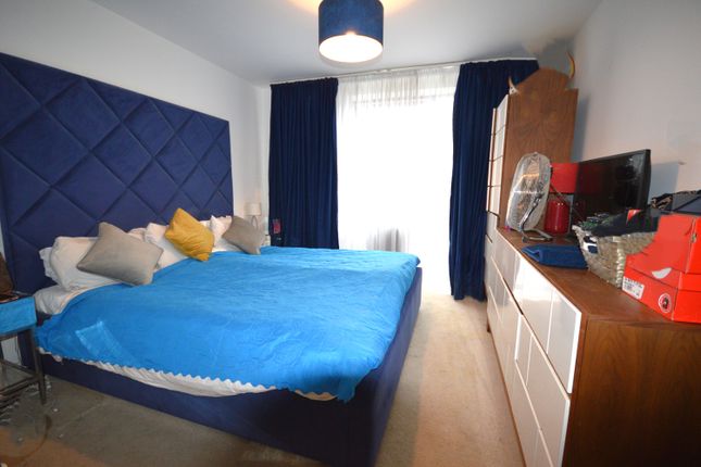 Flat for sale in Fishers Way, Wembley