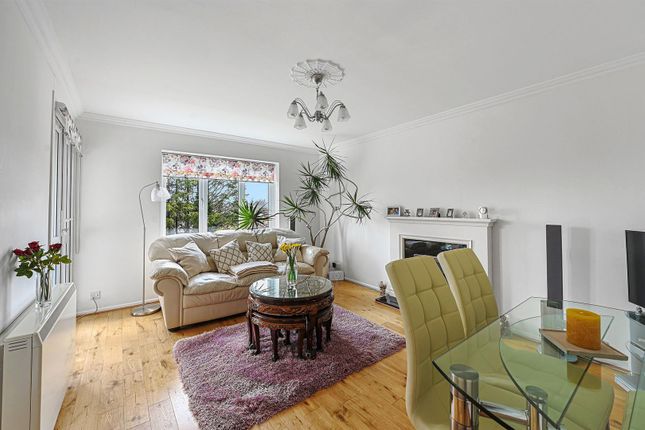 Flat for sale in Goldings Road, Loughton