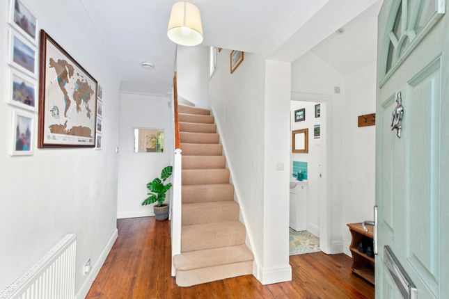 13 Lidgett Park Grove, Leeds photo 2