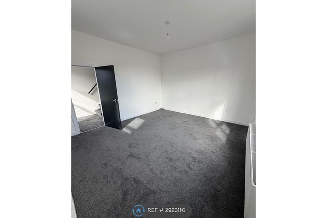 Flat    Laburnum Road, Wallasey photo 3