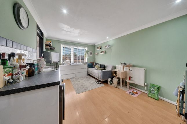 8, Windsor Gardens, Huntingdon photo 4