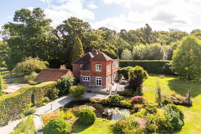 Clifton Cottage, Cliftons Lane, Reigate photo 3