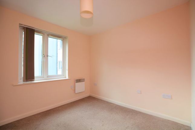 (LettsPay) Flat 42, Foundry Court, Mill Street, Slough photo 4