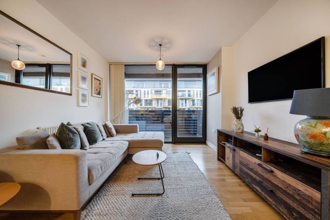 1-bed flat on Amelia Street, Elephant and Castle, £250,000