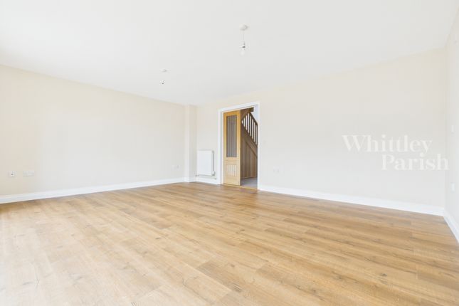 Cam04332G0-Pr0484-Still026