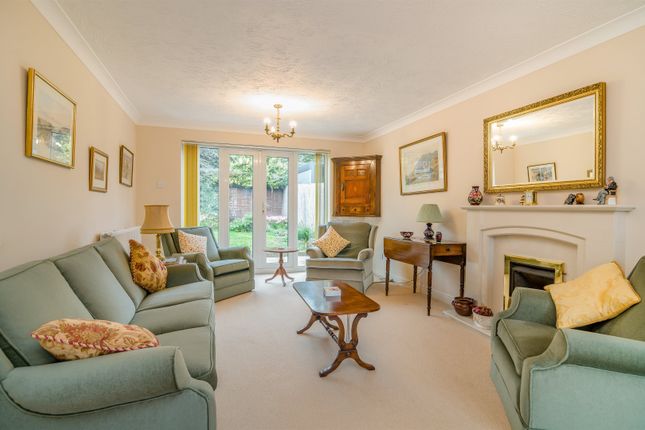 9, Priory Crescent, Langstone photo 4