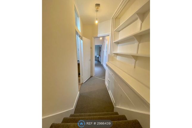 Flat, Castlebar Road Ealing Broadway, London photo 4