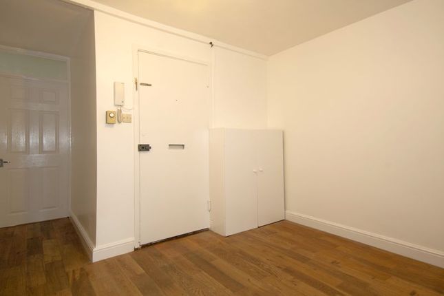 4 Duppas Hill Road, Croydon photo 2
