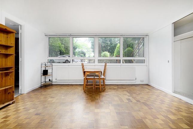 04 Hilltop House, Hornsey Lane, London photo 2
