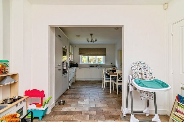 12, Calder Gardens, Nottingham photo 4