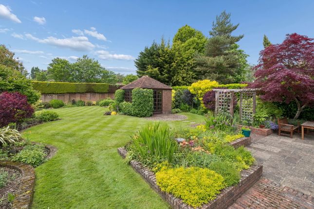 64, Aldenham Avenue, Radlett photo 2
