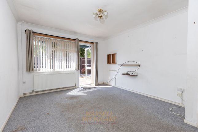 2 Coolham Court Ifield Drive, Crawley photo 2