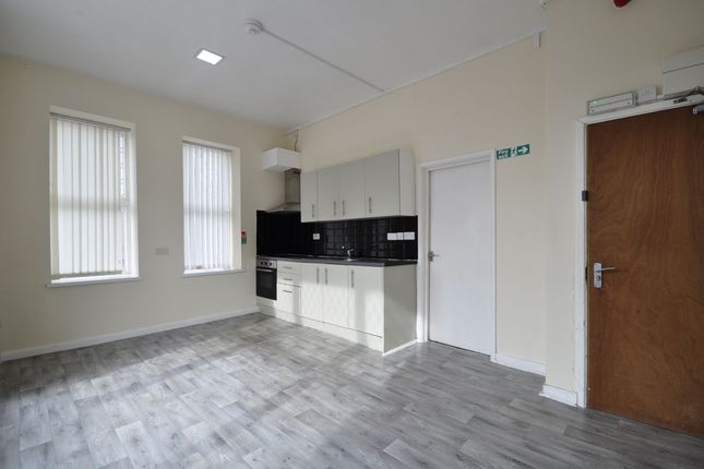 Flat 4, 80-81 Commercial Road, Newport photo 2