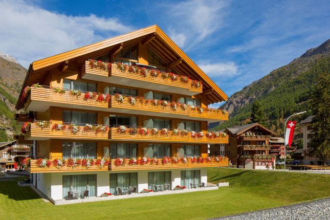 Thumbnail Hotel/guest house for sale in Taesch, Visp (District), Valais, Switzerland