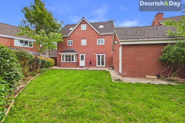 16 The Garthlands, Stafford photo 4