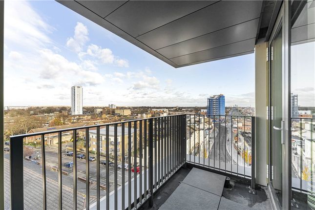 Flat for sale in Maryland Point, London