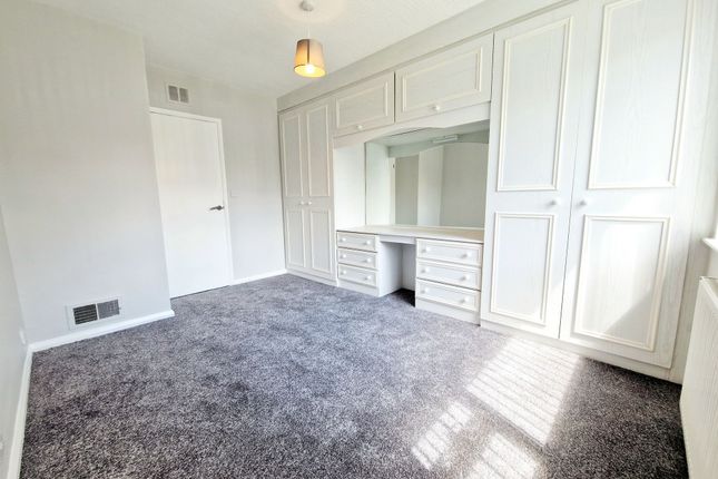 5 Heywood Gardens, Manchester photo 5