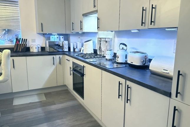 37, Furrows Drive, Herne photo 3