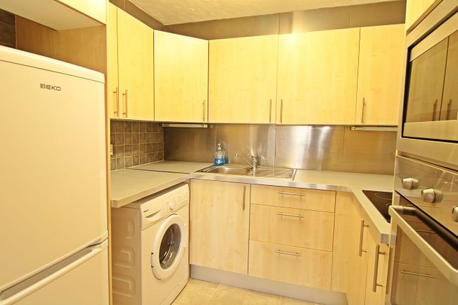 Flat 40 Blenheim Court, 50 Durham Avenue, Bromley photo 4