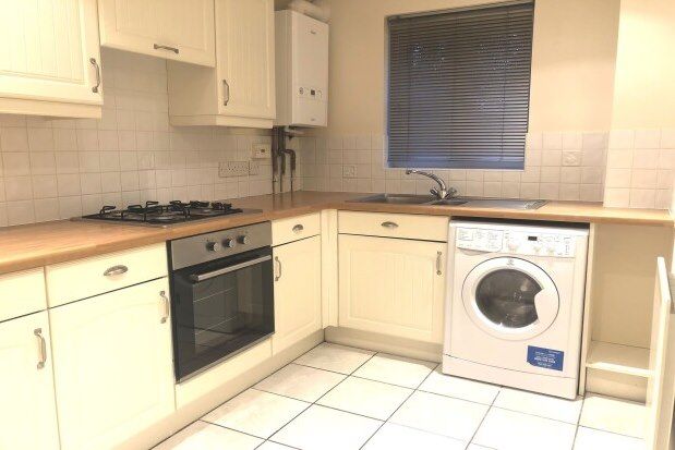 Flat to rent in Marshall Place, Southampton