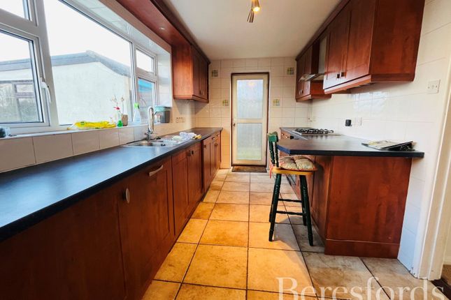 40, Mayfield Road, Chelmsford photo 3