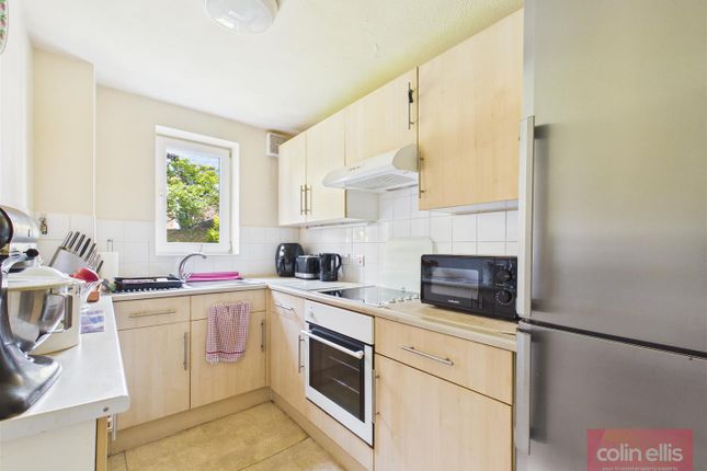 7, Strawberry Court, Scarborough photo 3