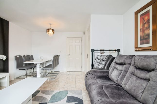2, Bague Walk, BRIERLEY HILL photo 4
