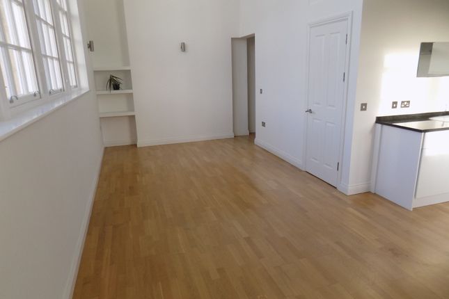 Flat to rent in Croft Road, Hastings