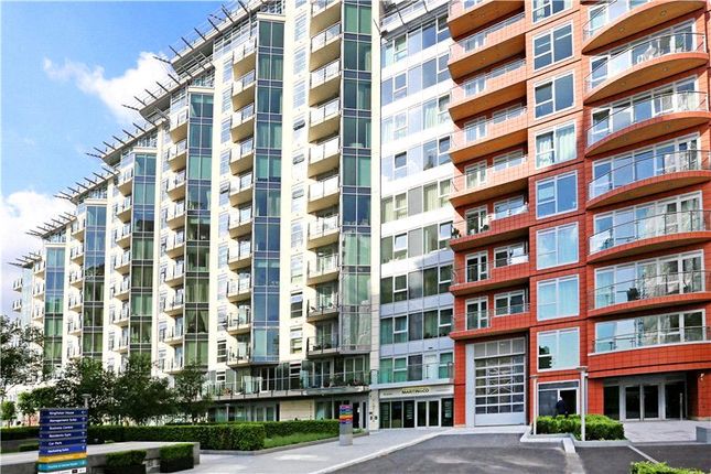 2 Bed Flat For In Flotilla House Battersea Reach London Sw18 Exterior Of Flotilla House Battersea Reach London Sw18