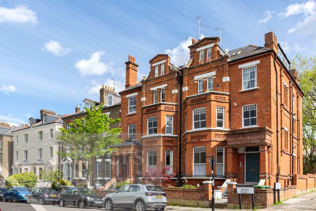 Flat for sale in Anson Road, Tufnell Park, London