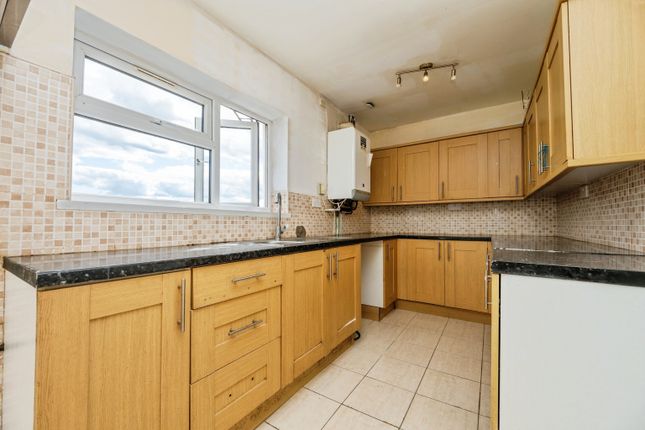 34, Gloucester Road, Dudley photo 2
