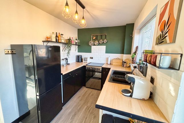 15 Bryn Amlwg, Bridgend photo 3