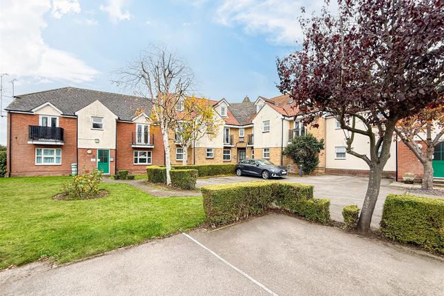 1-bed flat on 66, Cherry Orchard, Southminster, £176,000