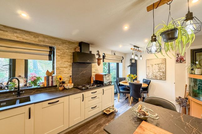 43, Dean Brook Road, Holmfirth photo 3
