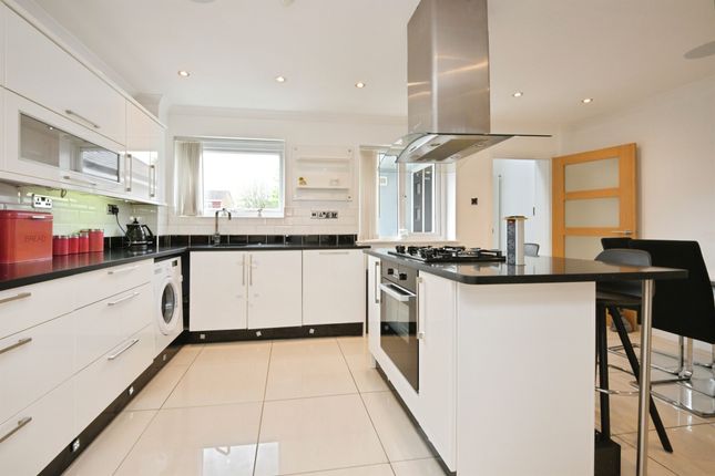34, Tunfield Road, Hoddesdon photo 4
