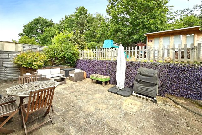 17, Peterhouse Close, Sandhurst photo 2