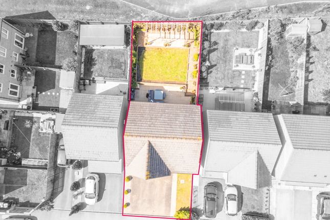 109, SYCAMORE DRIVE, CASTLEFORD photo 2